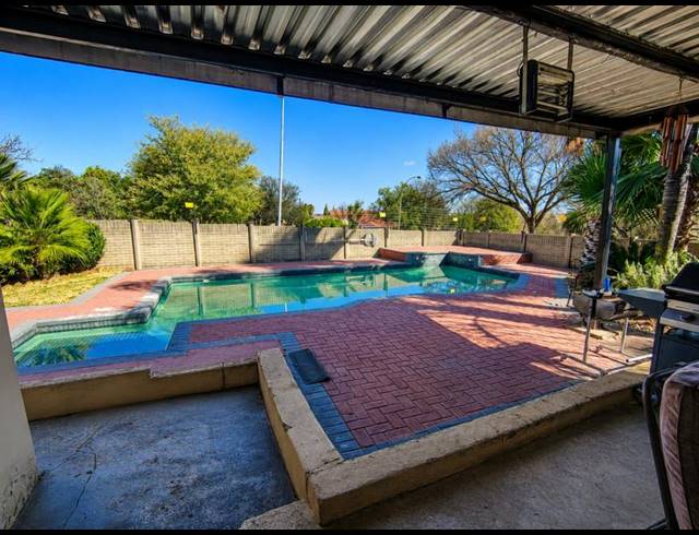 5 BEDROOM HOUSE FOR SALE IN SASOLBURG EXT 11